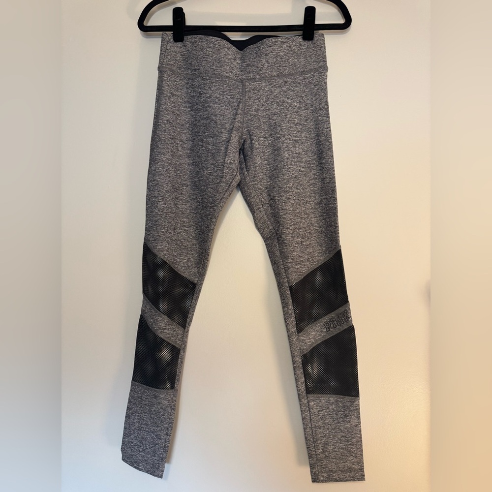 PINK Women Ultimate Leggings. Gray. Size S